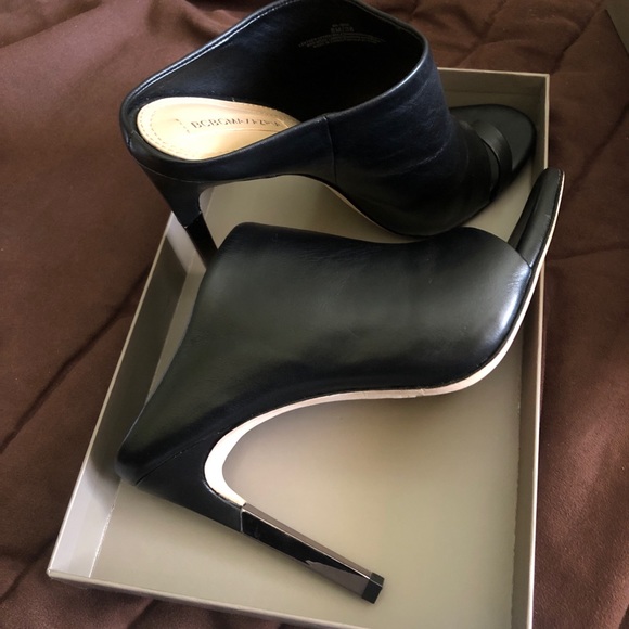 BCBGMAXAZRIA shoes - Picture 3 of 5